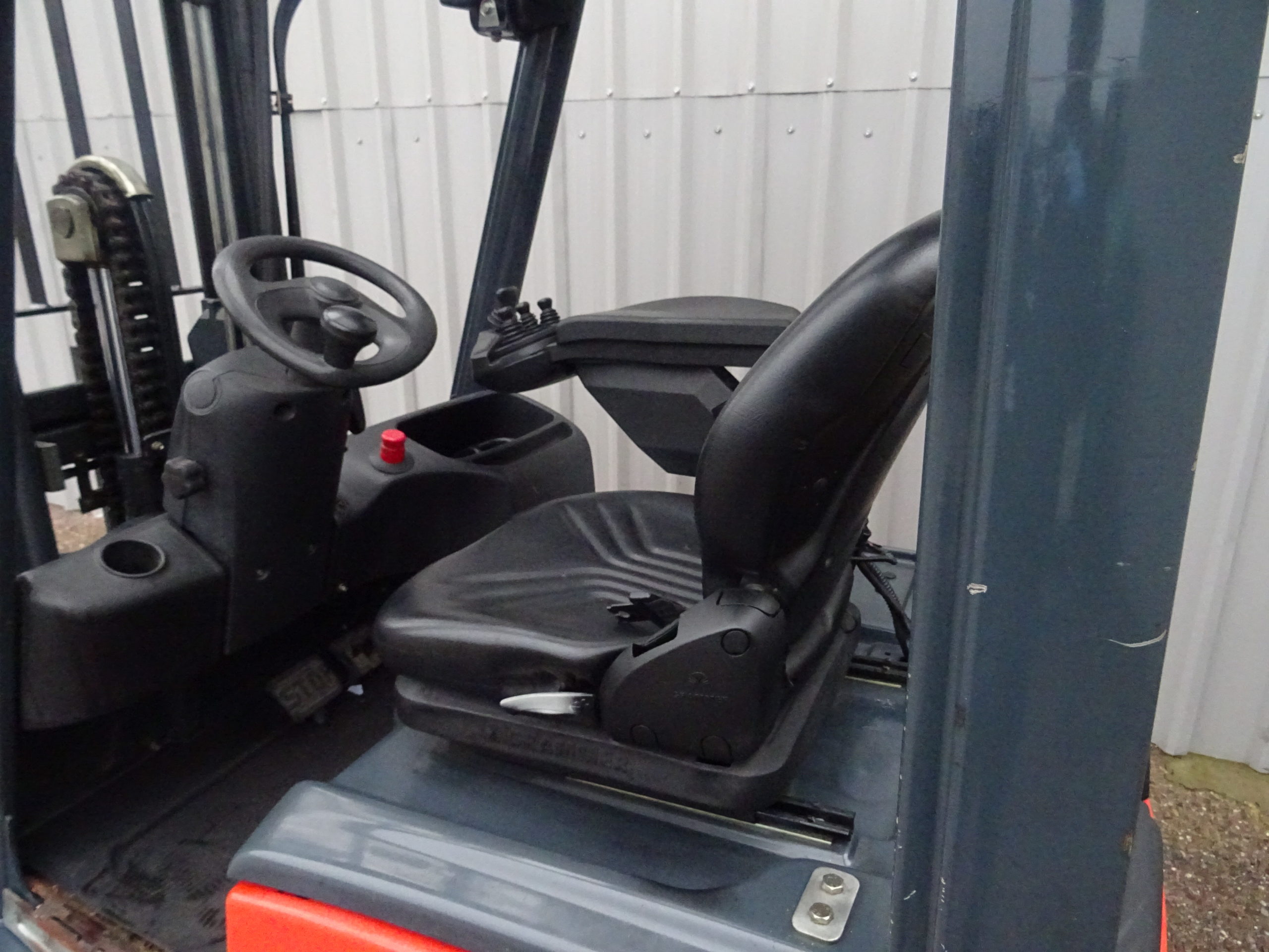 Carretilla elevadora eléctrica Linde E12 - Image 3