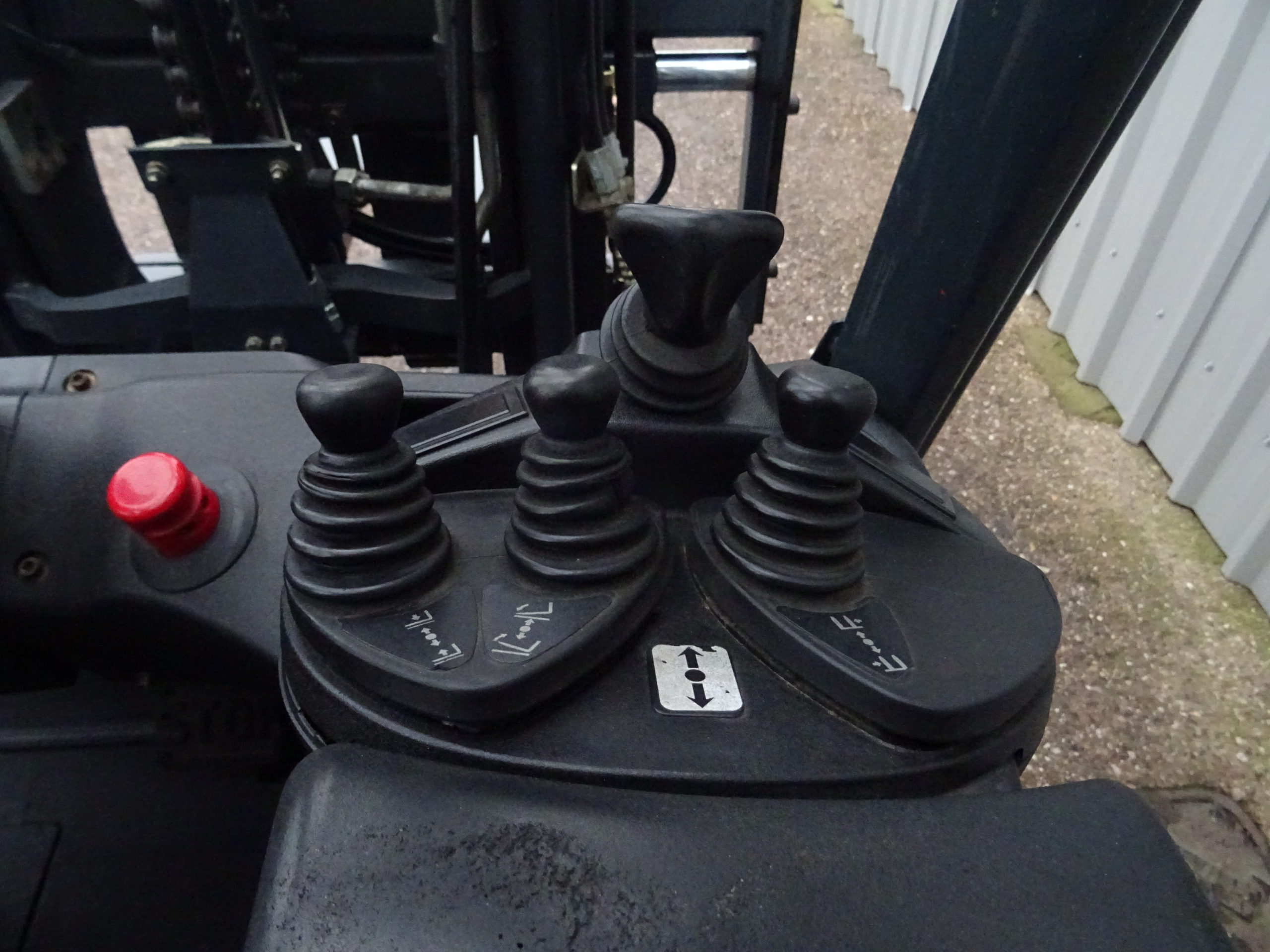 Carretilla elevadora eléctrica Linde E12 - Image 4