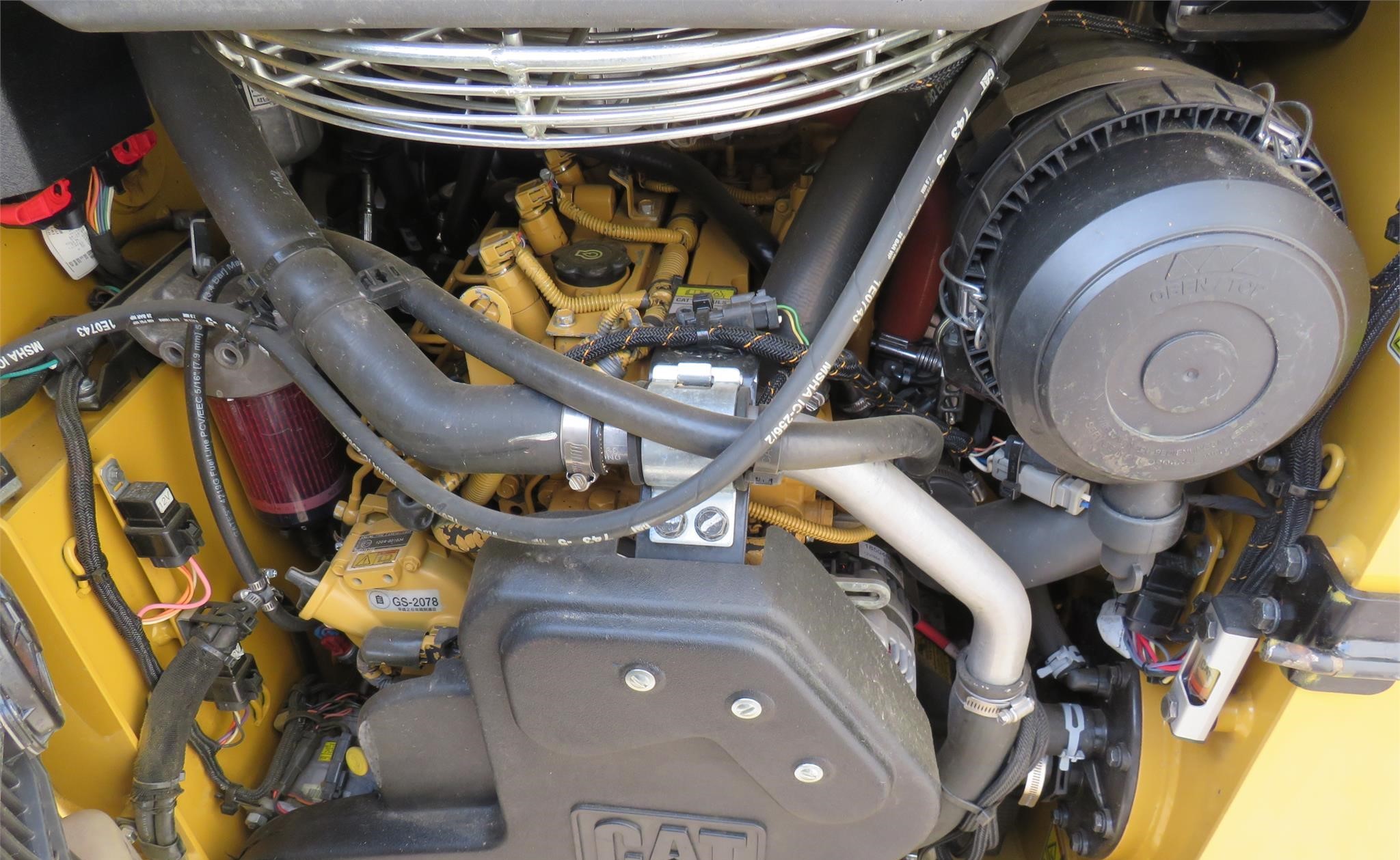 Cargador CATERPILLAR 226D - Image 2