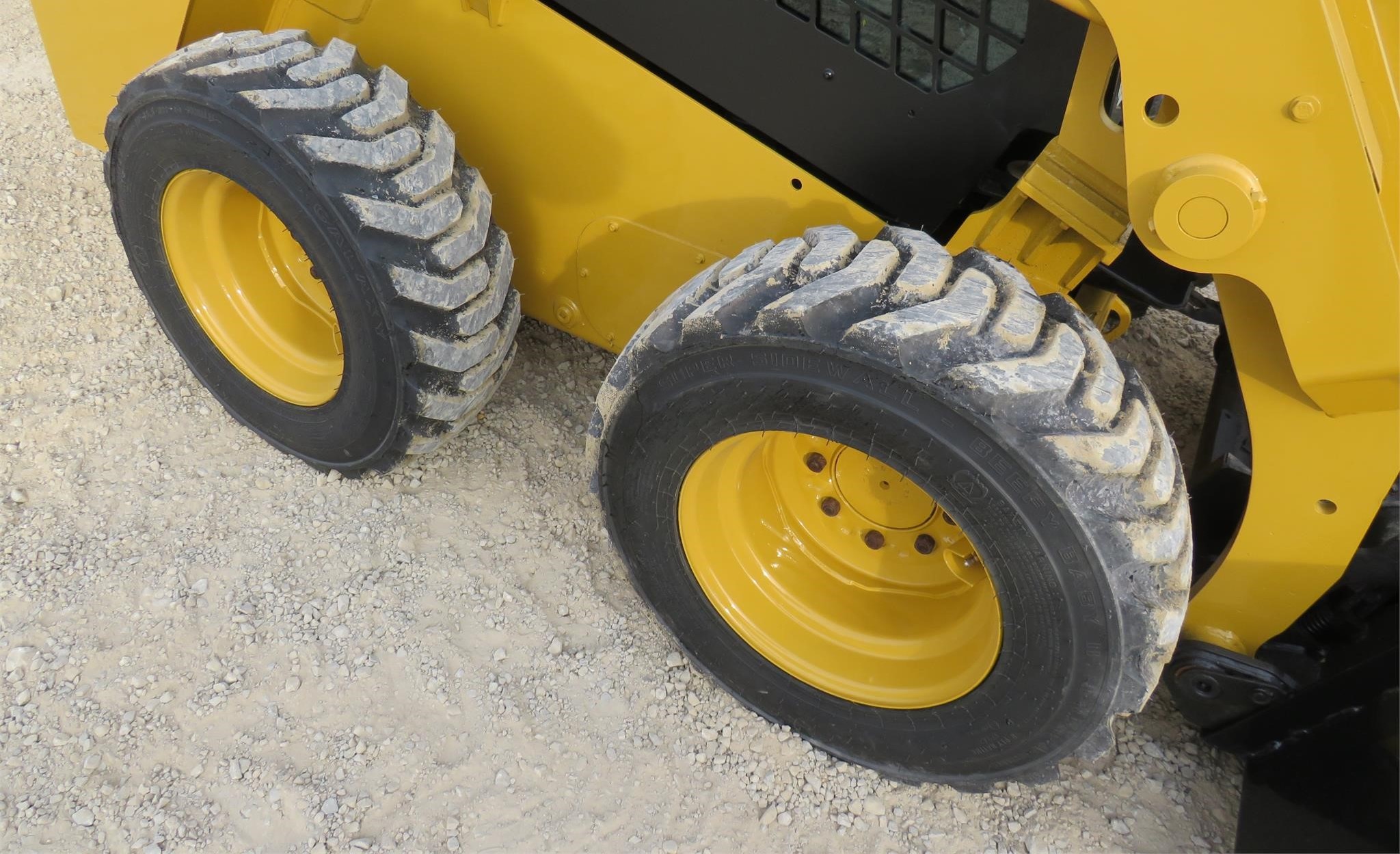 Cargador CATERPILLAR 226D - Image 5